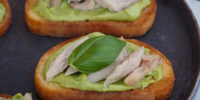 How to make this delicious mackerel-avocado bruschetta for your next aperitivo